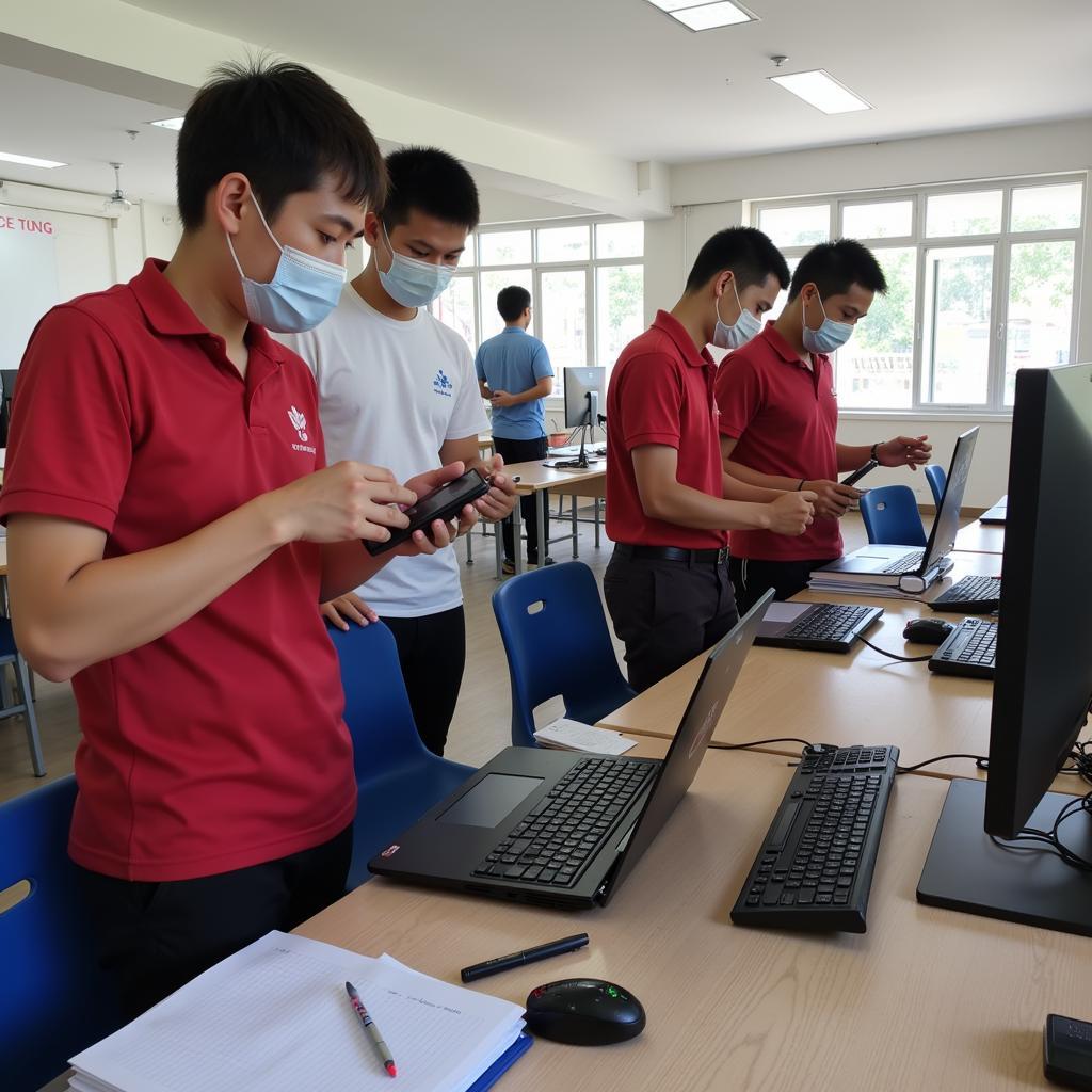 Students of Cao đẳng Giao thông Vận tải II Đà Nẵng participating in practical training