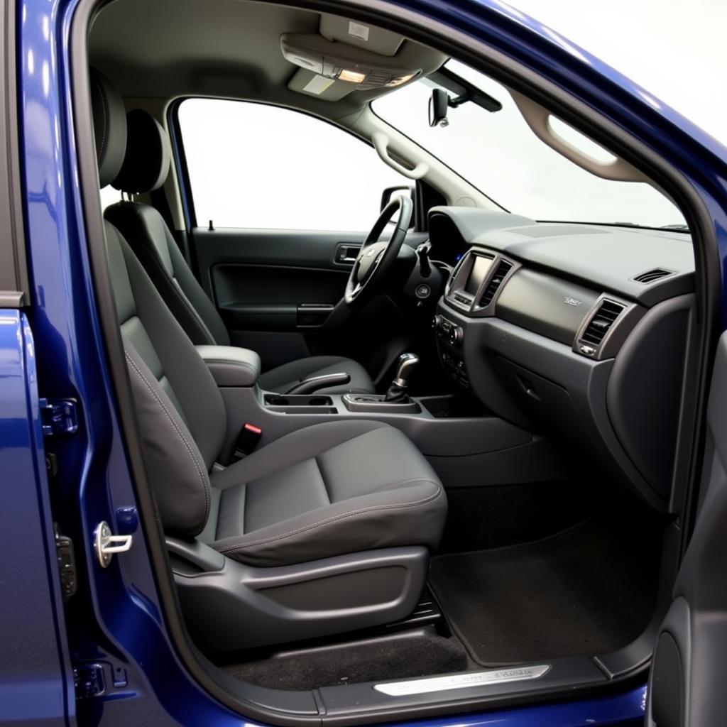 Nội thất Ford Ranger 2015 rộng rãi và tiện nghi