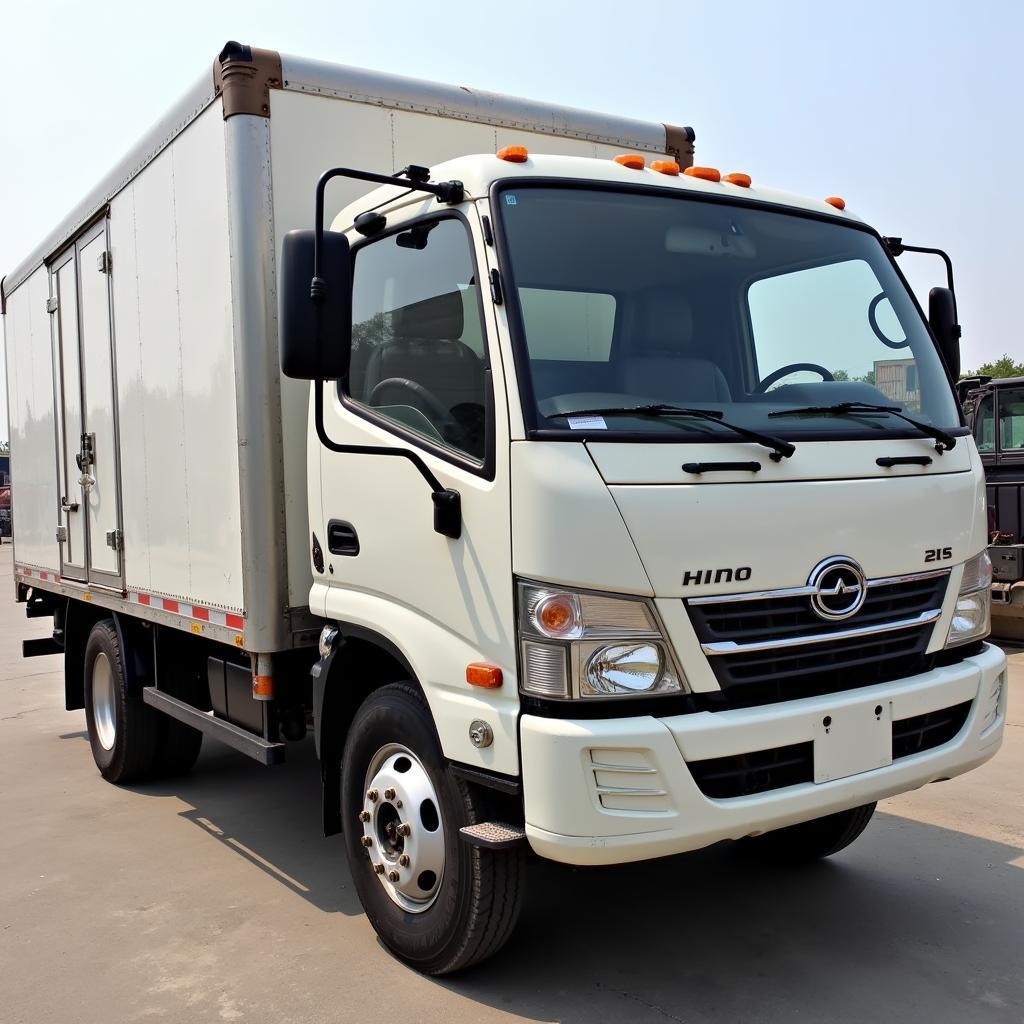 Ngoại thất xe tải Hino FL 2007